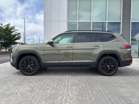 Photos of 2026 Volkswagen Atlas 2.0T SE w/Technology for sale in Denver, CO at Emich Volkswagen