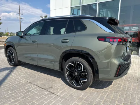 Another view of 2026 Volkswagen Tiguan 2.0T SEL R-Line Turbo for sale in Denver, CO at Emich Volkswagen