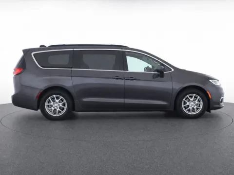 More photos of 2022 Chrysler Pacifica Touring L at Emich Volkswagen, CO