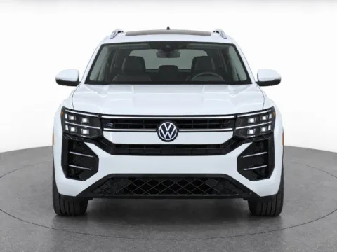More photos of 2027 Volkswagen Atlas SEL at Emich Volkswagen, CO