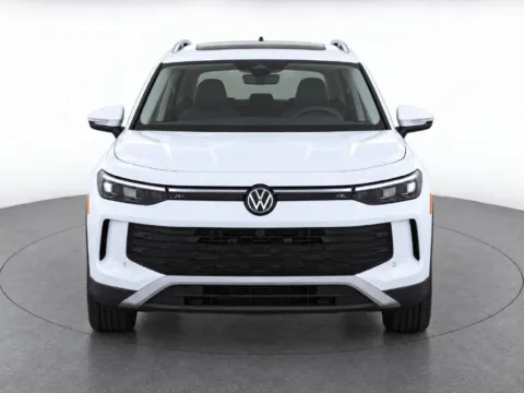 More photos of 2027 Volkswagen Tiguan SE at Emich Volkswagen, CO