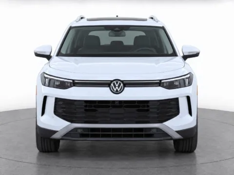 More photos of 2027 Volkswagen Tiguan SE at Emich Volkswagen, CO