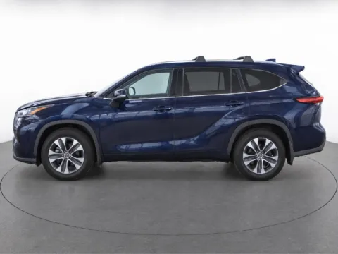 Another view of 2022 Toyota Highlander XLE for sale in Denver, CO at Emich Volkswagen
