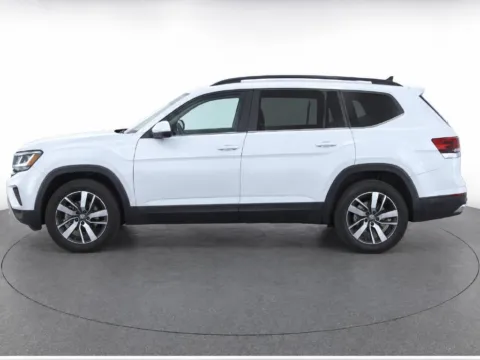 More photos of 2022 Volkswagen Atlas 2.0T SE at Emich Volkswagen, CO