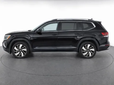 More photos of 2024 Volkswagen Atlas 2.0T SEL at Emich Volkswagen, CO