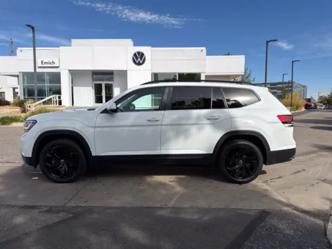 Photos of 2022 Volkswagen Atlas 3.6L V6 SE w/Technology for sale in Boulder, CO at Emich Volkswagen of Boulder