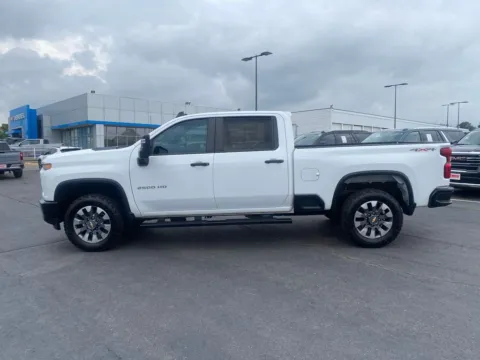 Photos of 2022 Chevrolet Silverado 2500HD Custom for sale in Lakewood, CO at Emich Chevrolet