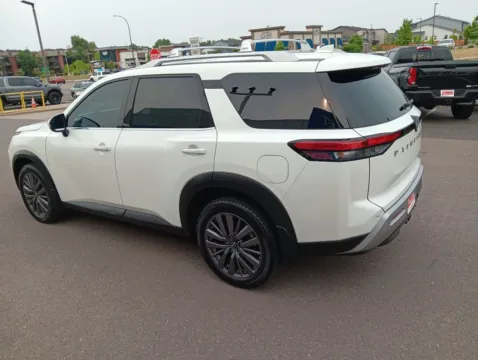 Another view of 2023 Nissan Pathfinder SL for sale in Lakewood, CO at Emich Chevrolet