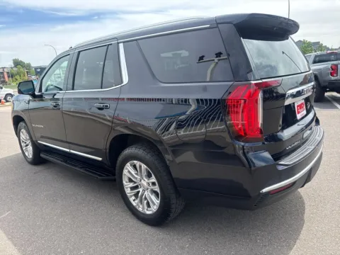 Another view of 2023 GMC Yukon SLT for sale in Lakewood, CO at Emich Chevrolet