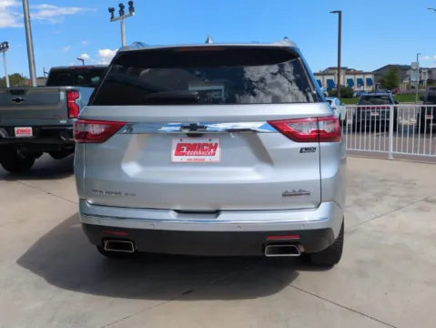 More photos of 2021 Chevrolet Traverse High Country at Emich Chevrolet, CO