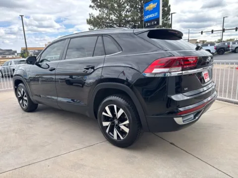 Another view of 2020 Volkswagen Atlas Cross Sport 2.0T SE for sale in Lakewood, CO at Emich Chevrolet