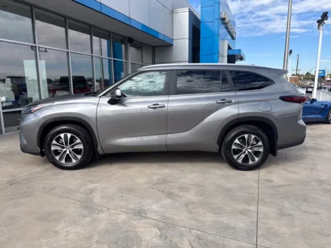 Photos of 2026 Toyota Highlander XLE for sale in Lakewood, CO at Emich Chevrolet