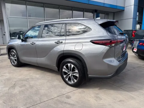Another view of 2026 Toyota Highlander XLE for sale in Lakewood, CO at Emich Chevrolet