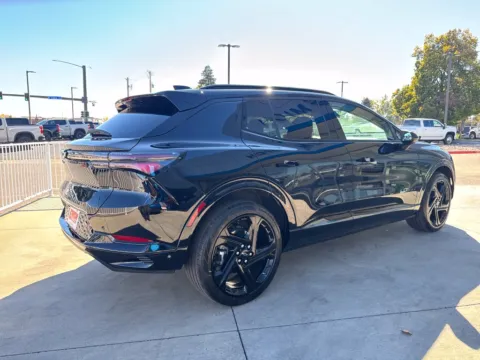 More photos of 2024 Chevrolet Equinox EV RS at Emich Chevrolet, CO