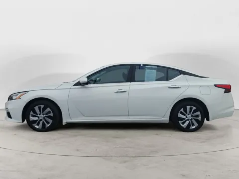 More photos of 2020 NISSAN ALTIMA 2.5 S at AutoZoom, MO