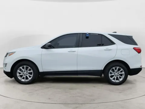 More photos of 2020 CHEVROLET EQUINOX LS at AutoZoom, MO