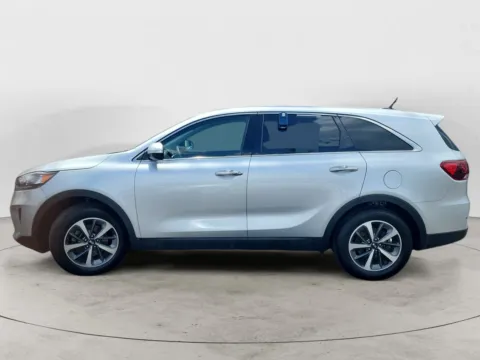 More photos of 2020 KIA SORENTO LX; L at AutoZoom, MO