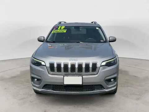 Photos of 2019 JEEP CHEROKEE LATITUDE PL LATITUDE PLUS for sale in Kansas City, MO at AutoZoom