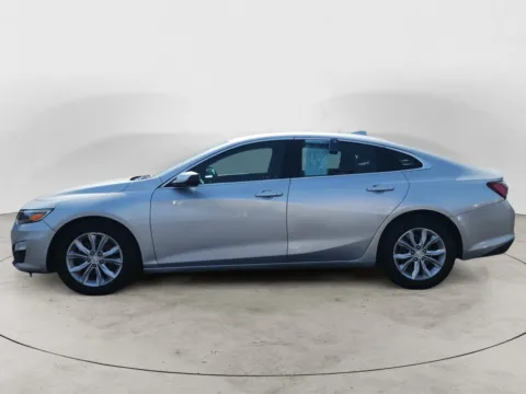 More photos of 2019 CHEVROLET MALIBU LT (2FL) at AutoZoom, MO