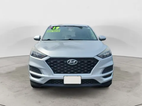 Photos of 2019 HYUNDAI TUCSON SE for sale in Kansas City, MO at AutoZoom