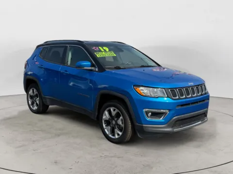 Another view of 2019 JEEP COMPASS LIMITED for sale in Kansas City, MO at AutoZoom