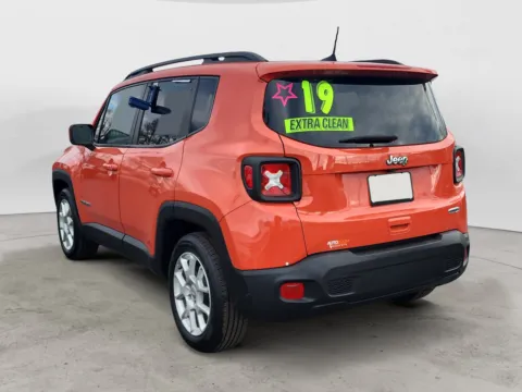 More photos of 2019 JEEP RENEGADE LATITUDE at AutoZoom, MO