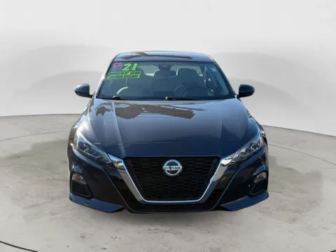 Photos of 2021 NISSAN ALTIMA 2.5 SV for sale in Kansas City, MO at AutoZoom