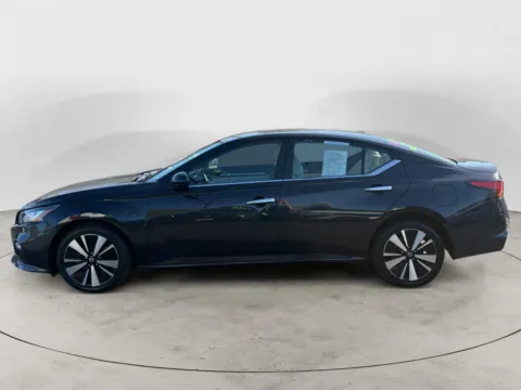 More photos of 2021 NISSAN ALTIMA 2.5 SV at AutoZoom, MO
