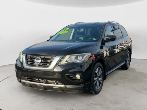 Black 2017 NISSAN PATHFINDER S; SL; PL S; SL; PLATINUM; SV for sale in Kansas City, MO