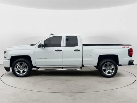 More photos of 2018 CHEVROLET SILVERADO CUSTOM at AutoZoom, MO
