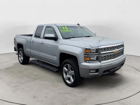 Another view of 2015 CHEVROLET SILVERADO LT for sale in Kansas City, MO at AutoZoom