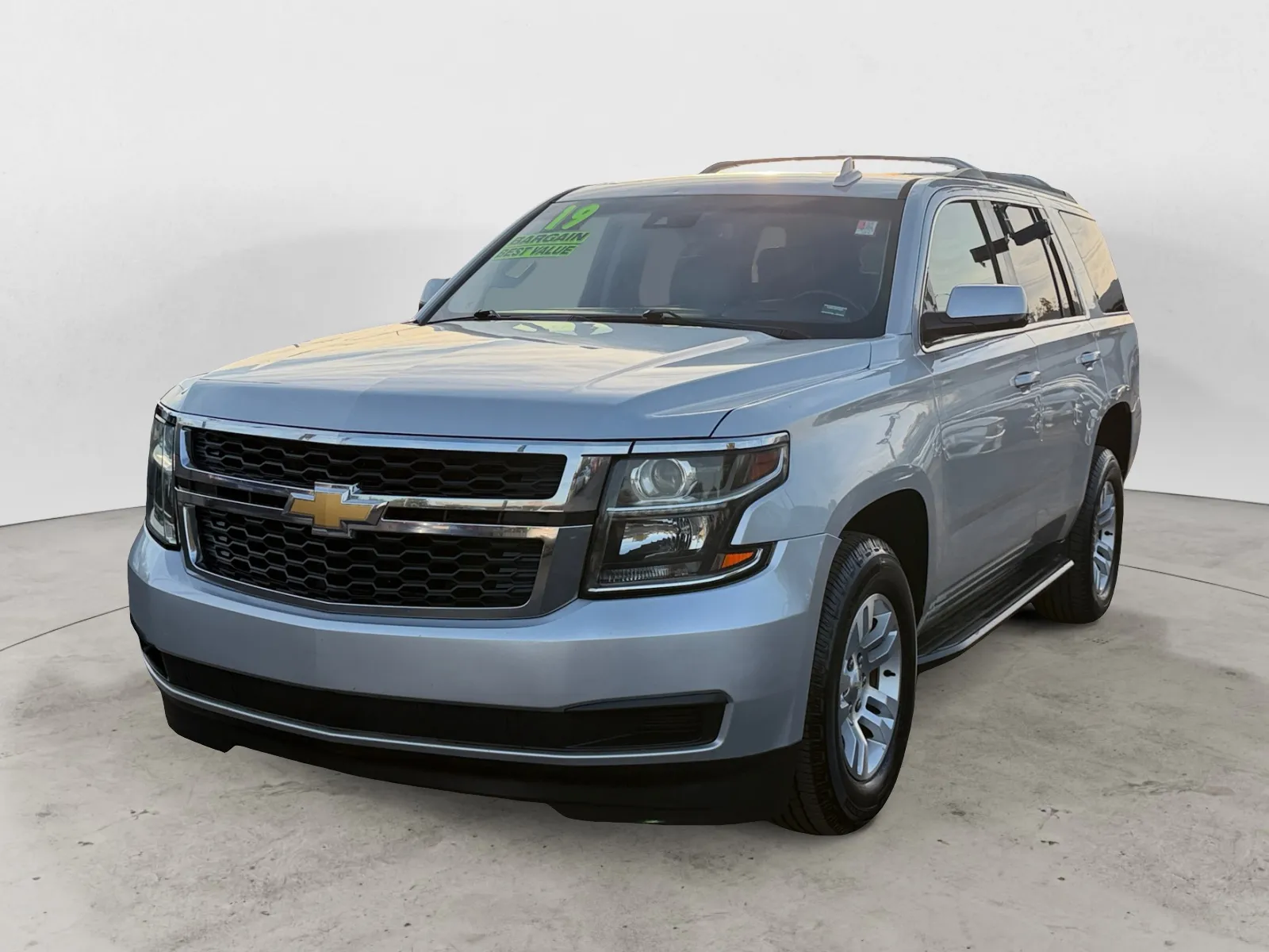 Silver 2019 CHEVROLET TAHOE LT for sale in Kansas City, MO