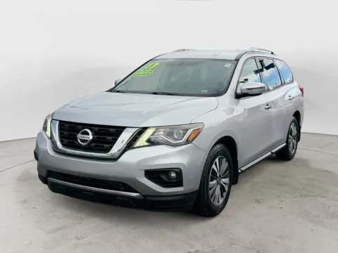 Silver 2017 NISSAN PATHFINDER S; SL; PL S; SL; PLATINUM; SV for sale in Kansas City, MO