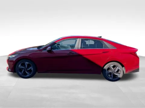 More photos of 2021 Hyundai Elantra Limited at Electric Car Corner, null