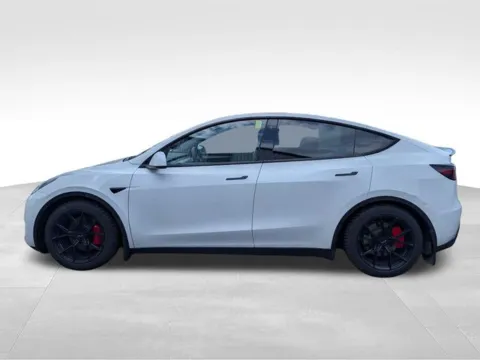 More photos of 2023 Tesla Model Y Performance at Electric Car Corner, NY