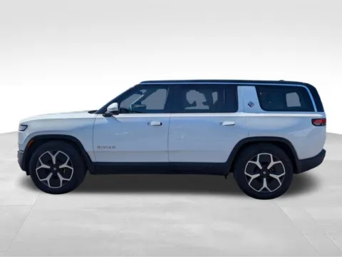 More photos of 2024 Rivian R1S Adventure at Electric Car Corner, NY
