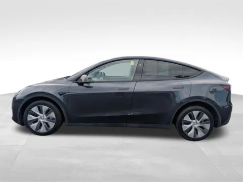 More photos of 2024 Tesla Model Y Long Range at Electric Car Corner, NY