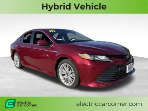 Unknown 2019 Toyota Camry Hybrid XLE for sale in Farmington, NY