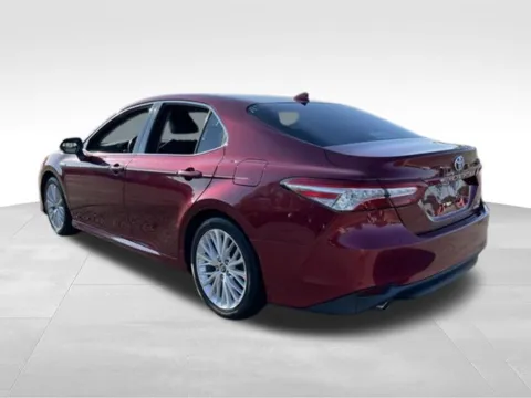 More photos of 2019 Toyota Camry Hybrid XLE at Electric Car Corner, NY