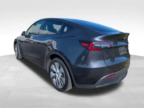 More photos of 2024 Tesla Model Y Long Range at Electric Car Corner, NY