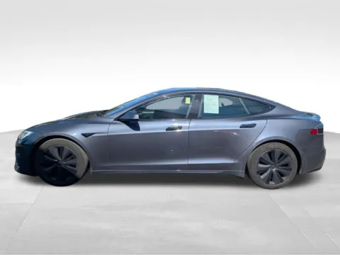 More photos of 2021 Tesla Model S Plaid at Electric Car Corner, NY
