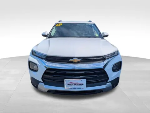 Photos of 2022 Chevrolet TrailBlazer LT for sale in Farmington, NY at Electric Car Corner