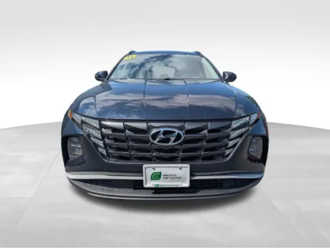 Photos of 2023 Hyundai Tucson Plug-In Hybrid SEL for sale in Farmington, NY at Electric Car Corner