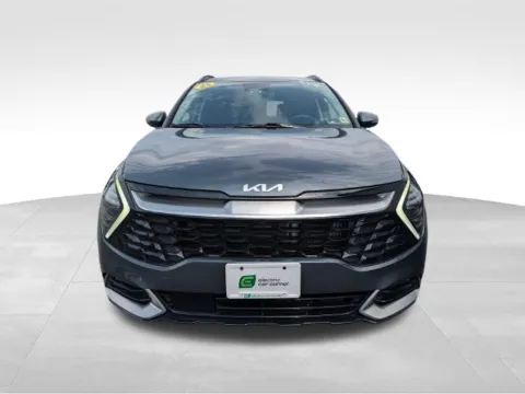 Photos of 2025 Kia Sportage Hybrid SX-Prestige for sale in Farmington, NY at Electric Car Corner