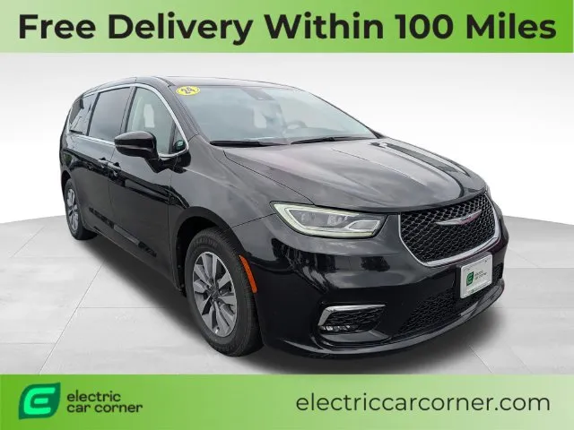 2024 Chrysler Pacifica PHEV Select