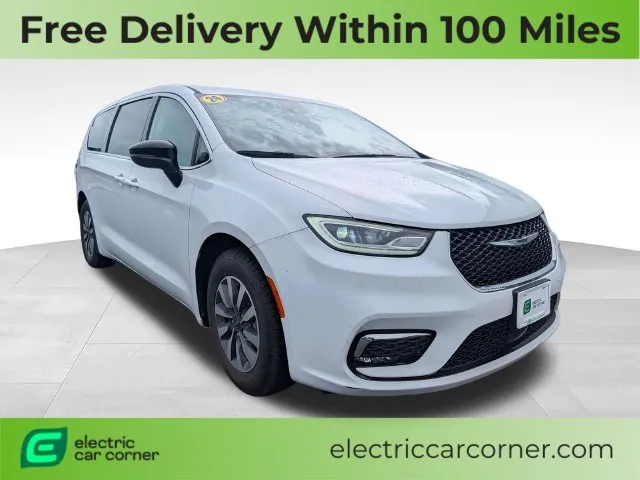 2024 Chrysler Pacifica PHEV Select