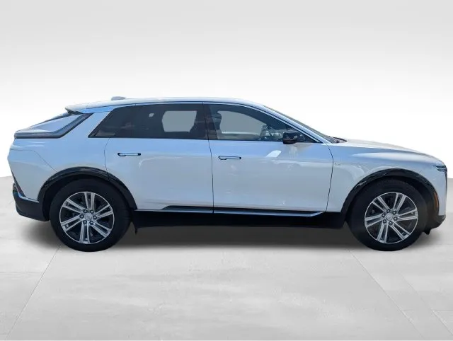 2024 Cadillac LYRIQ Tech - Photo 9