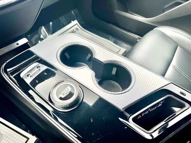 2024 Cadillac LYRIQ Tech - Photo 24