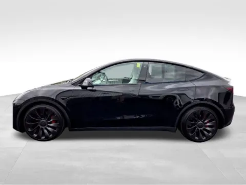 More photos of 2023 Tesla Model Y Performance at Electric Car Corner, NY