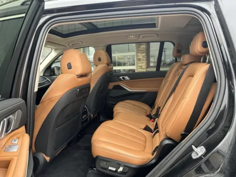 More photos of 2019 BMW X7 xDrive40i at River Falls Sales and Sport, WI